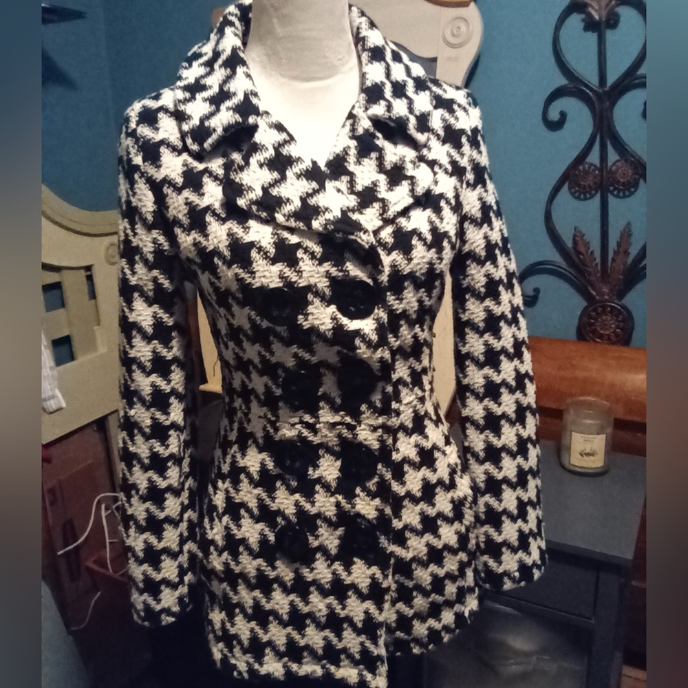 Houndstooth lined coat - small